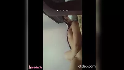 مزة ببزاز كبيرة بتضرب سبعة ونص وتصور لحبيبها