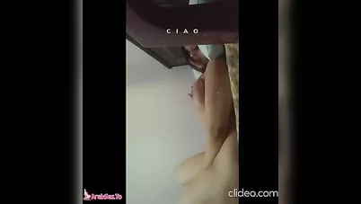 مزة ببزاز كبيرة بتضرب سبعة ونص وتصور لحبيبها
