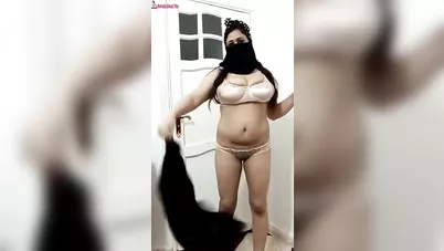 نودز فلاحة مصرية منقبة بتعرض جسمها لعشيقها