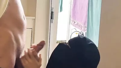 منقبة فلاحة نازلة مص في زب جارها الهايج