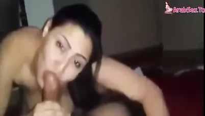 سعودية ممحونة تخون زوجه مع السواق وتمصله