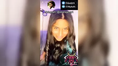 قمرهم السعودية الشرموطة تعرض بزازها وطيزها للمتابعين