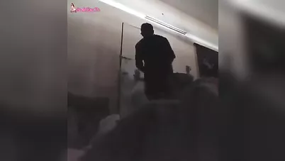 القحبة السعودية تتناك من الدليفري بدل المال