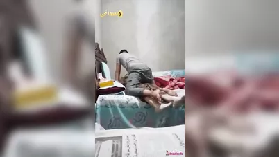 مصري هايج زانق اخته غصب وراكبها على السرير