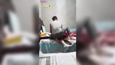 مصري هايج زانق اخته غصب وراكبها على السرير