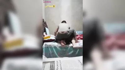 مصري هايج زانق اخته غصب وراكبها على السرير