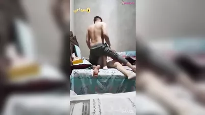 مصري هايج زانق اخته غصب وراكبها على السرير