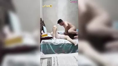 مصري هايج زانق اخته غصب وراكبها على السرير