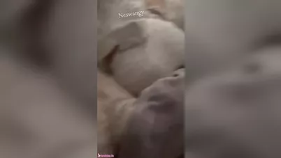 شاب مصري بيتحرش بطيز اخته في الليل ويصورها