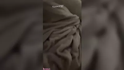 شاب مصري بيتحرش بطيز اخته في الليل ويصورها