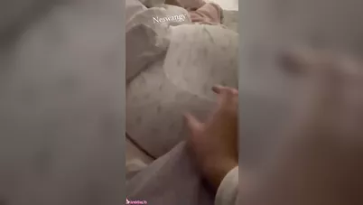 شاب مصري بيتحرش بطيز اخته في الليل ويصورها