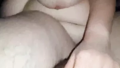 سكس خيانه لشرموطة مصرية بتمص زب عشيقها وتركبه