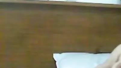 مصري واخد عشيقته في شقة مفروشة ومقطع بزازها مص