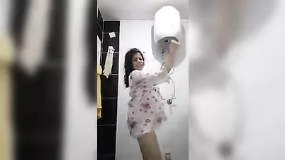 نودز مصري لشرموطة بتعرض جسمها لحبيبها وهي بترقص