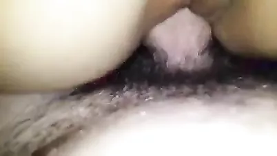 ديوث مصري فاشخ كس اخته نيك على سرير ابوهم