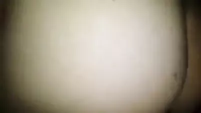 ديوث مصري فاشخ كس اخته نيك على سرير ابوهم