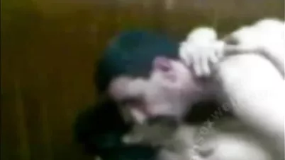 فيلم سكس حقيقي لمصري زانق عشيقته في السرير