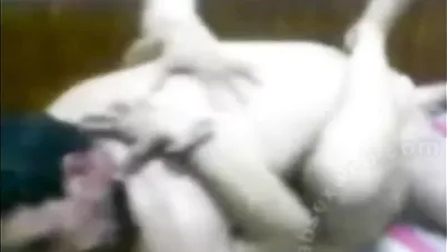 فيلم سكس حقيقي لمصري زانق عشيقته في السرير