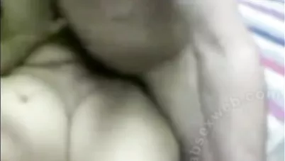 فيلم سكس حقيقي لمصري زانق عشيقته في السرير