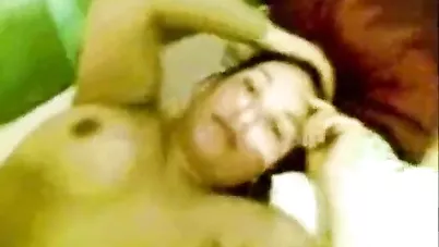 مصري واخد حماته الشرموطة الشقة وفاشها نيك