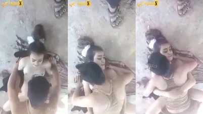 بت فلاحة الشباب ماسكينها فاشخين كسها ويصوروها - سكس مسرب