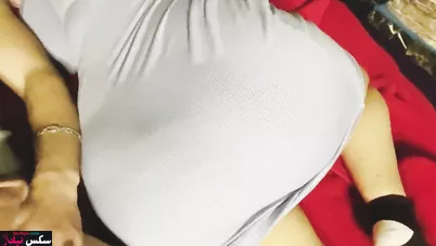 شاب مصري بينام جمب اخته وبيهيج على طيزها الكبيرة