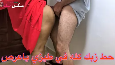 شرموطة مصرية بتخون جوزها مع جارها المطلق