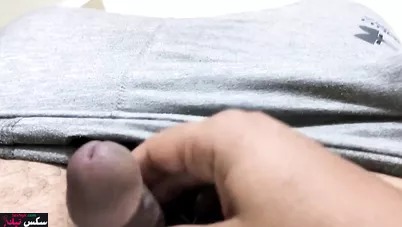 شرموطة مصرية بتخون جوزها مع جارها المطلق