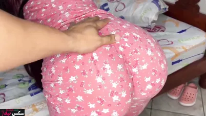 فيلم سكس مصري لشاب بيهيج على طيز اخته ويركبها زبه