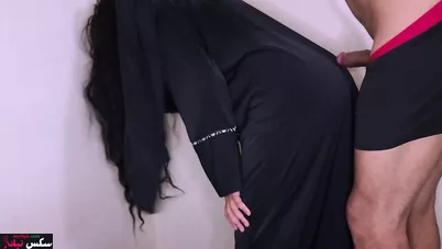 مصرية فلاحة بتتفشخ نيك خلفي من جارها الهايج