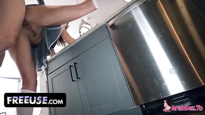 نيك الخدامة الممحونة مقابل المال - سكس اجنبي