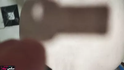 ديوث مصري مراته بتتناك قدامه من زبون بالأجرة