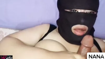 فيلم سكس لشرموطة مصرية ببزاز كبيرة خبيرة في مص الزب