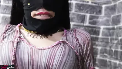 احلى نيك لشرموطة مصري بترقص للزبون وتركب زبه