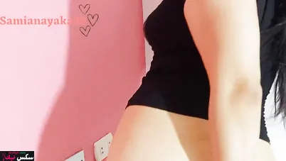 مصرية بطيز كبيرة بتتشرمط وتصور نودز لعشيقها ونفسها تتناك