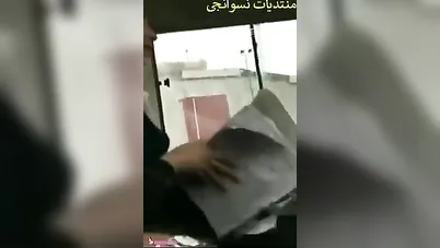 مصري بيضرب عشرة وبيتحرش بالطلاب البنات