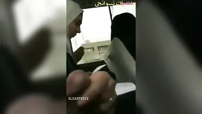 مصري بيضرب عشرة وبيتحرش بالطلاب البنات