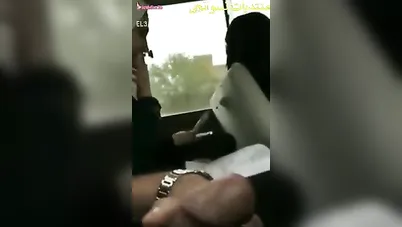 مصري بيضرب عشرة وبيتحرش بالطلاب البنات