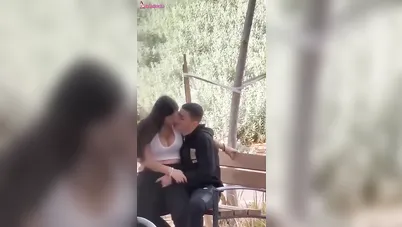 مصري واخد حبيبته الجنينة وفاشخها بعبصة