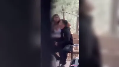 مصري واخد حبيبته الجنينة وفاشخها بعبصة