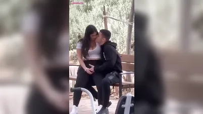 مصري واخد حبيبته الجنينة وفاشخها بعبصة