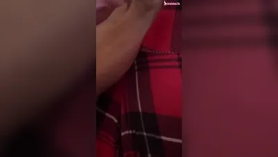 مصري بيقفش طيز اخته الكبيرة وهي نايمه