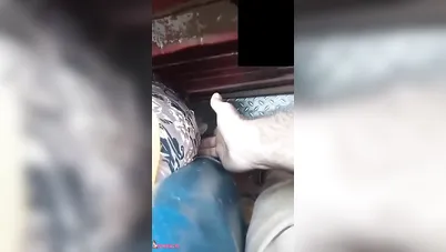 متحرش من المنصورة بيقفش طيظ ميلف في العربية