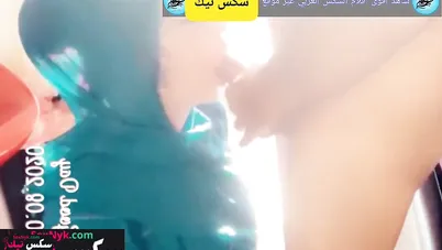 سكس رولا واخوها محارم بتمصله زبه باستمتاع الممحونه