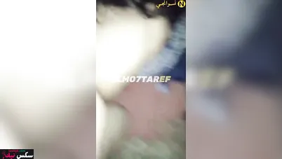 شرموطة سعودية تتناك وتقول اخ براحة على طيزي