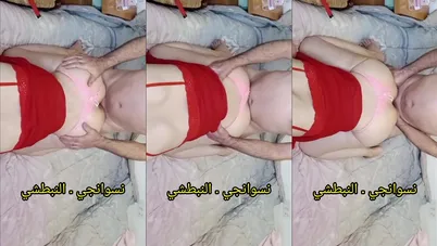 صوت ناعم وجسم جامد بتاخد الزب من ورا على السرير