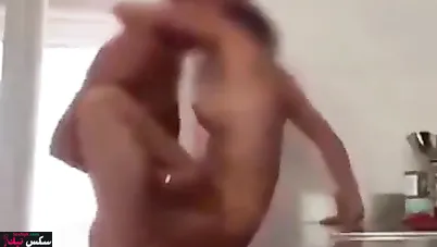 القحبة بتقلعله الهدوم وتقوله حط زبك كله في كسي