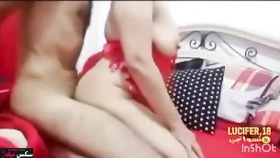 مزة خليجية جسمها اخر جمدان اخو جوزها مقطع طيزها