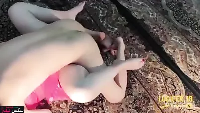 البت نايمه وبتلعب في كسها قبل نيكها من حبيبها