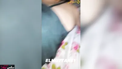 الشرموطة بتقوله صورني وانت بتدخله كله في طيزي